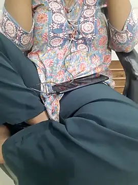 Minakshi 677 online show from September 30, 5:18 pm