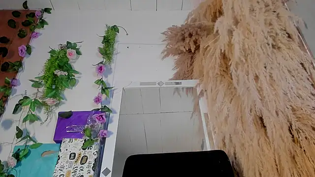 Tiffany deluxe online show from January 10, 2:00 pm