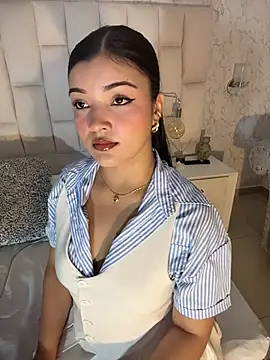 EmmaBlossom online show from April 17, 7:49 pm