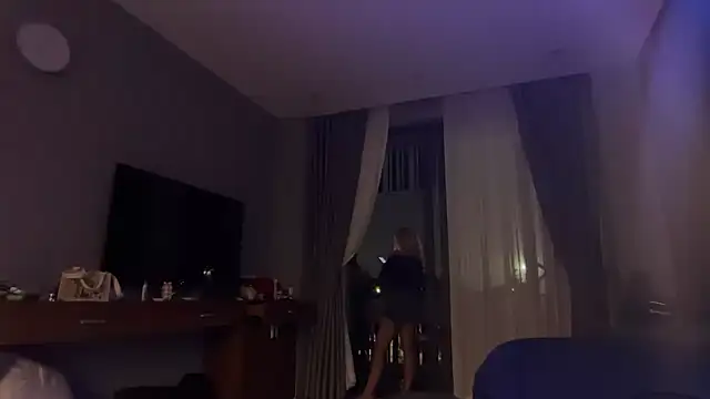 Miravynn online show from February 21, 5:35 pm