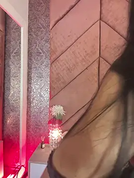 ChloeRosses online show from February 8, 10:30 am