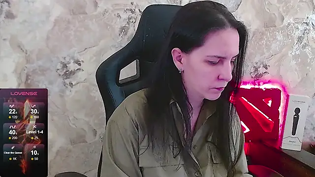 Irwi Tomboy online show from April 20, 1:14 pm