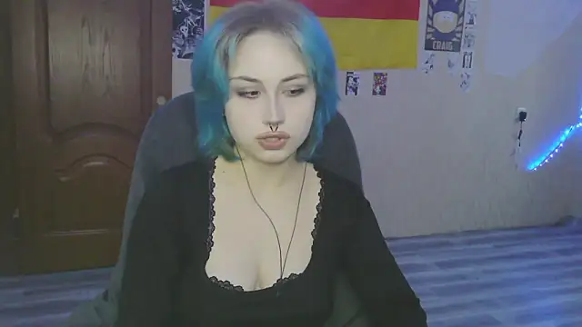 LeisaHopperstad online show from March 1, 2:06 pm