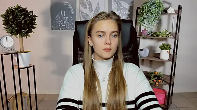 JuneWoods online show from October 11, 11:04 am