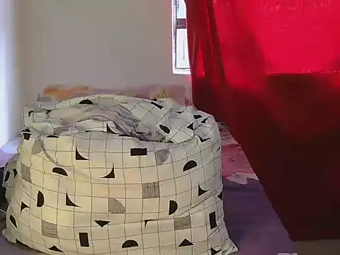 horny-Tea online show from November 17, 1:34 pm