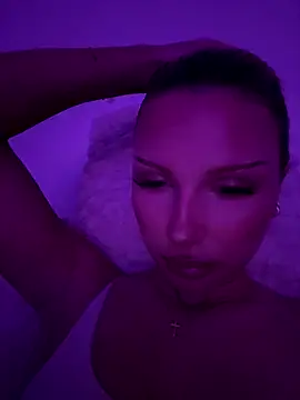 blondeeee online show from January 8, 6:23 pm