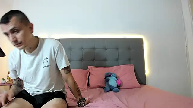 CharlotteAndSimon online show from September 30, 12:33 pm