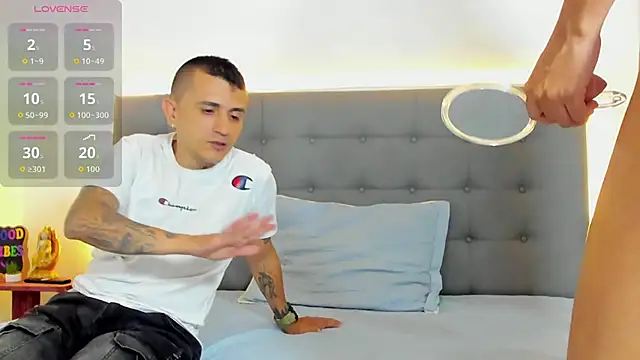 CharlotteAndSimon online show from December 4, 1:35 pm