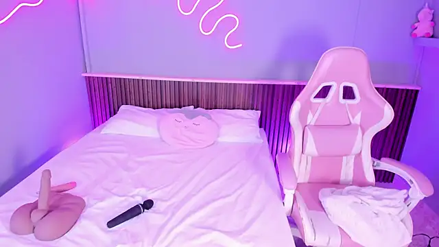 Athenea  fox online show from April 13, 12:06 pm