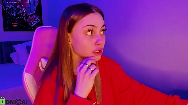 KarinaBroks online show from December 18, 11:59 am