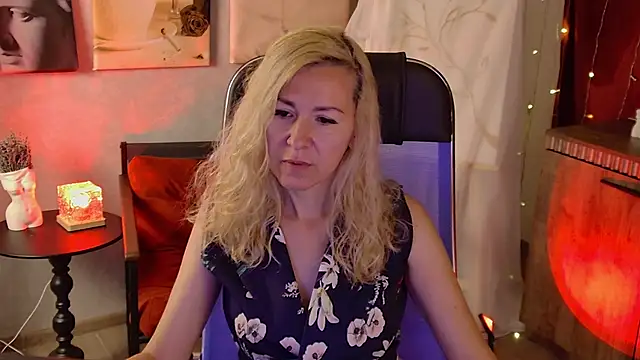 DonnaSmitth online show from June 30, 10:20 pm