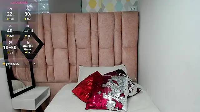 Issa Milf   online show from March 30, 2:16 pm