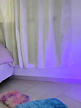 In-Ur-dreams online show from October 9, 9:19 pm