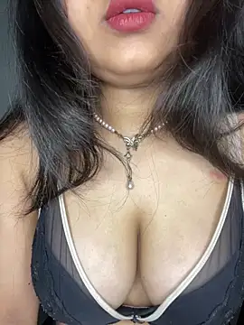 soniyaverma00 online show from March 28, 8:25 am