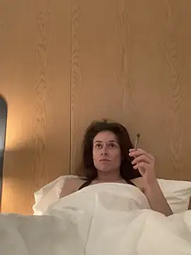 GoldenPussy1329 online show from March 26, 12:24 am