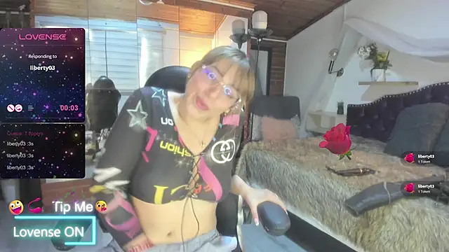 sophialyh 1 online show from April 17, 1:13 pm