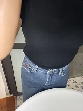 lee ly online show from November 10, 1:50 pm