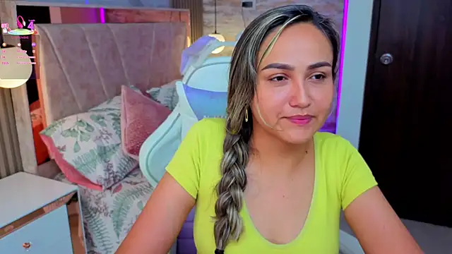 lila cute1 online show from November 17, 3:57 pm