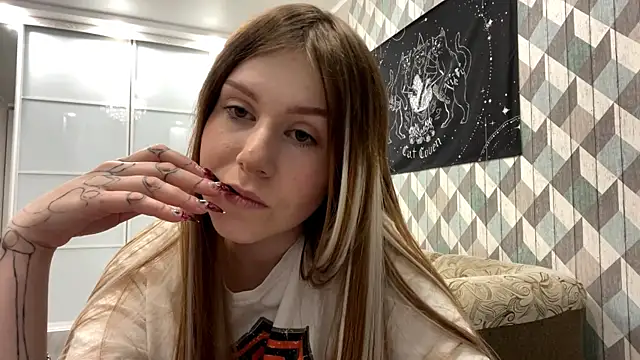 RebelKitsune online show from October 30, 3:57 pm