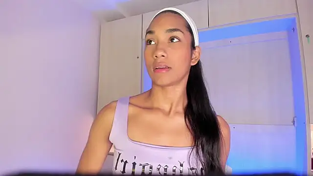 AnahiCollins online show from January 19, 11:50 am