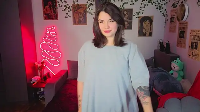 kira kick online show from November 5, 5:07 pm