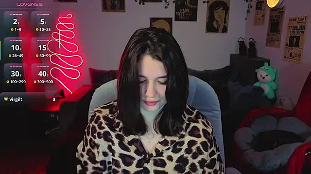 kira kick online show from November 16, 4:40 pm