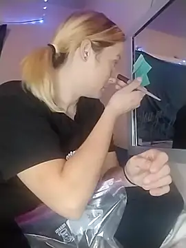 Queen2454 online show from October 20, 8:01 pm