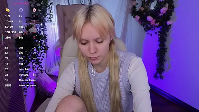 kitten murray  online show from November 10, 1:06 pm