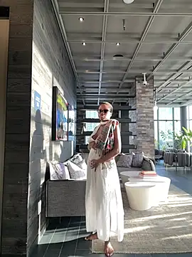 tia   fox online show from February 9, 9:39 pm