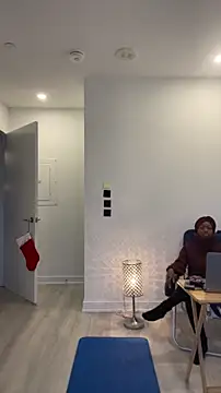 tia   fox online show from February 23, 10:53 pm