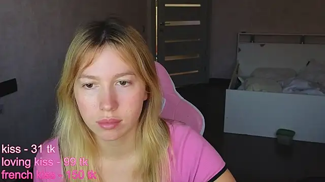 stefany and bettany online show from October 20, 1:58 pm