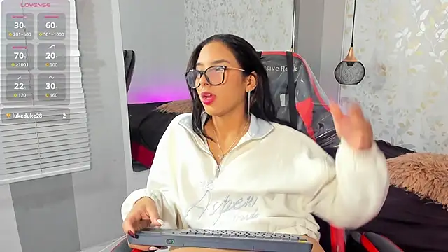 Luciaoregon online show from October 17, 2:20 pm