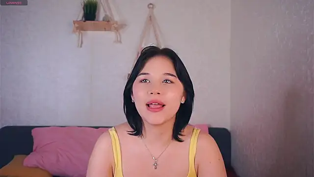 EviaVanveen online show from December 2, 7:43 am