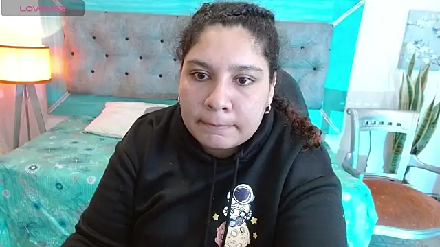 roxx iie online show from October 4, 3:45 am