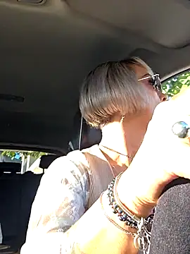 KirraWhite online show from October 30, 6:38 am