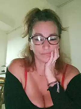 Fifi83Bell online show from November 25, 7:26 pm