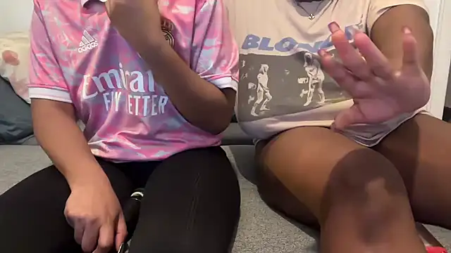 nanaisbackk online show from March 7, 7:43 pm