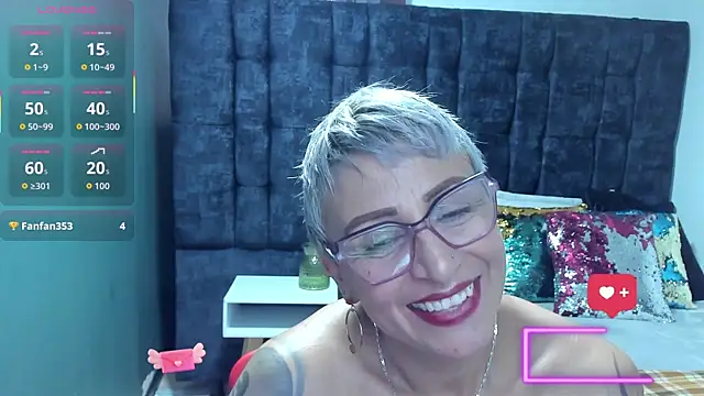 Charlotte  Gray online show from December 19, 7:50 pm