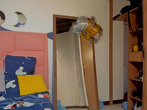 nathyvelvett online show from October 3, 3:00 am