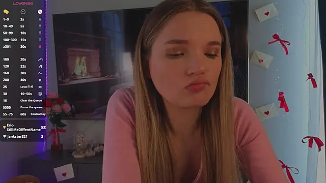 JulieLupo online show from March 21, 7:57 am