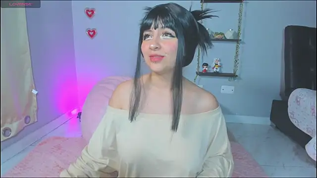 Miaengels  online show from February 17, 12:10 am