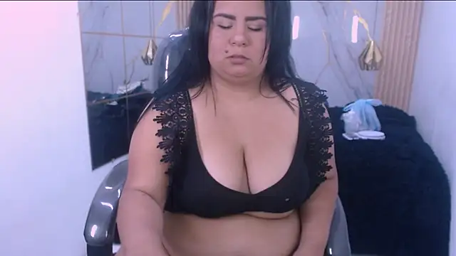 chuby pau online show from October 9, 2:59 am