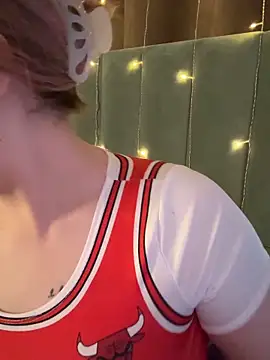 KellyMoors online show from December 14, 1:11 am