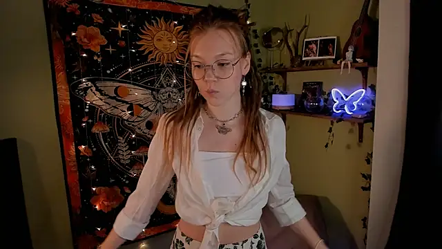 lyra thenymph online show from October 10, 12:59 am