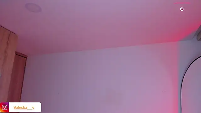 valeska  V online show from February 15, 7:44 am