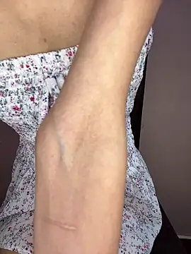 Hotty kaira online show from October 14, 6:43 pm