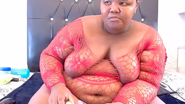 LadyBear2002 online show from February 19, 11:32 am