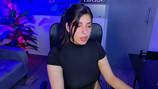 Violetta Swett  online show from October 10, 1:16 pm