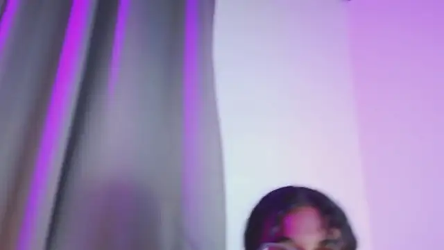 luna valen online show from October 26, 8:04 pm