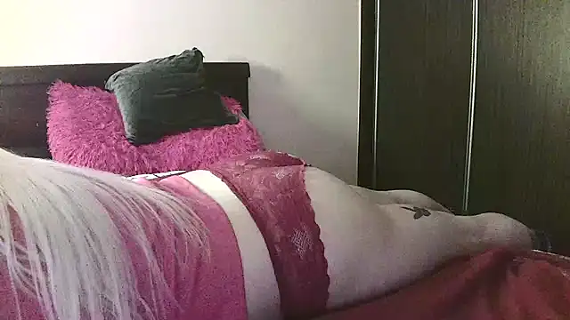 NieMaJazdyBezGwiazdy7883 online show from January 13, 12:38 am